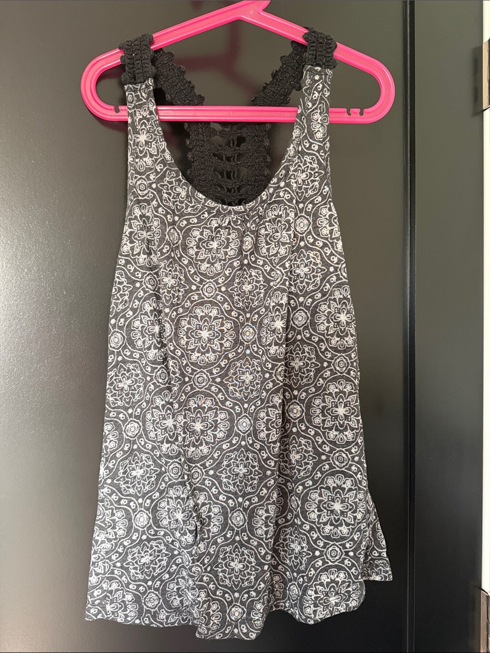 lei Black and White Printed Crochet-Back Tank